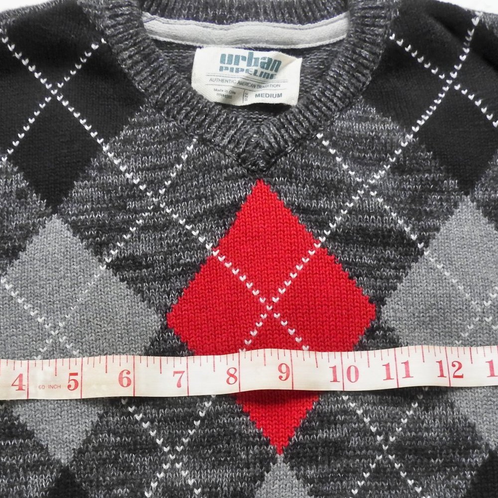 FREE WITH PURCHASE FROM CLOSET Argyle V-Neck Sweater - Picture 4 of 5